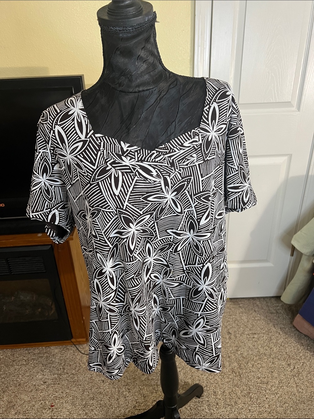 JM Collection Brown & White Floral Scoop-Neck Tunic